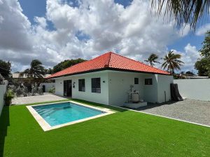 Van Engelen – Renovated 3-bedroom home with pool