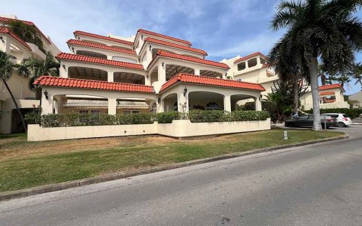 Beautiful 3 bedroom apartment Royal Palm for sale